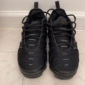 Black Nike Air Vapormax Plus men size 9